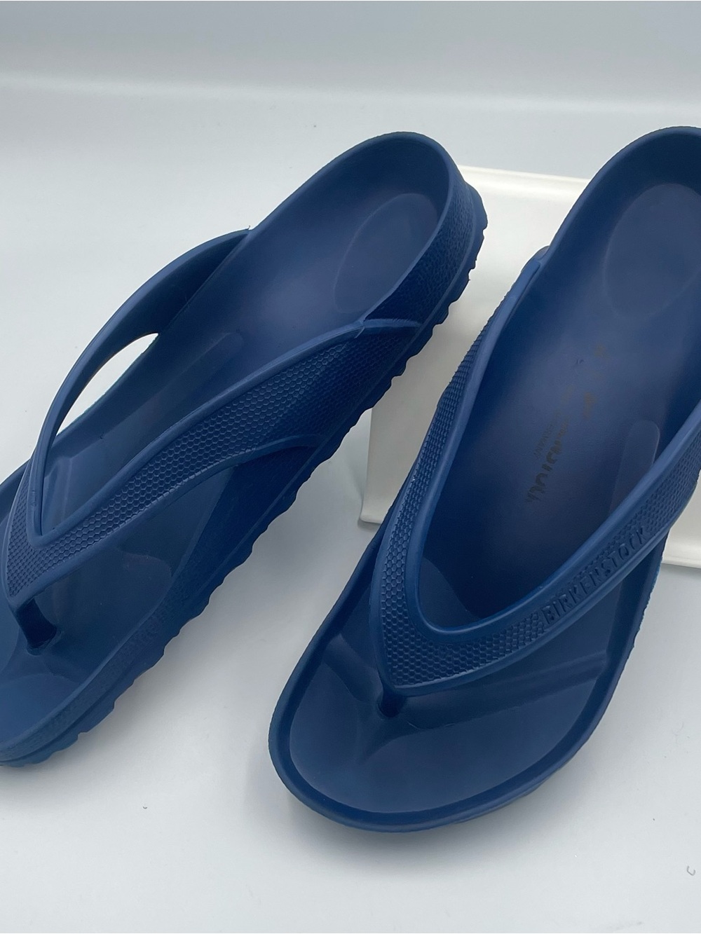 Birkenstock Honolulu EVA thong sandal in navy blue. Size 43. Men’s. Preowned.